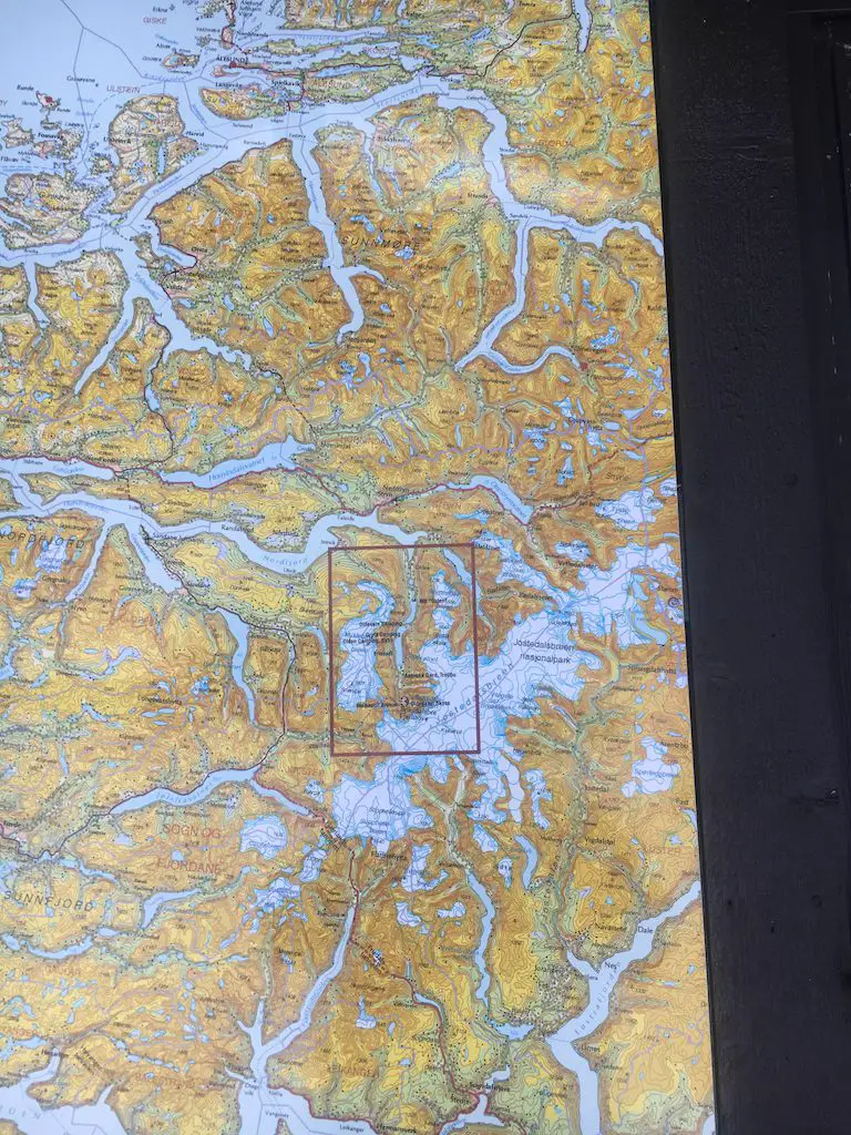 Briksdahlsbreen Karte