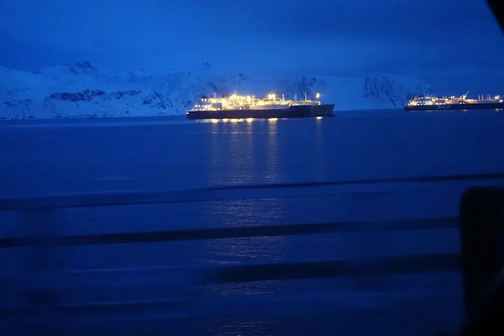 Schiff im Fjord